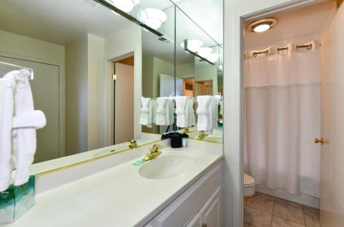 Et badeværelse på Private Golf Resort Setting 3 bedrooms