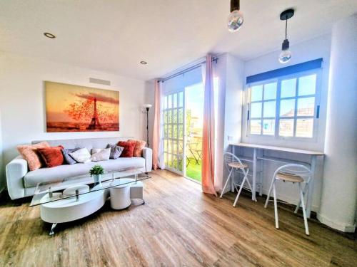 Moderno loft cerca de la playa.