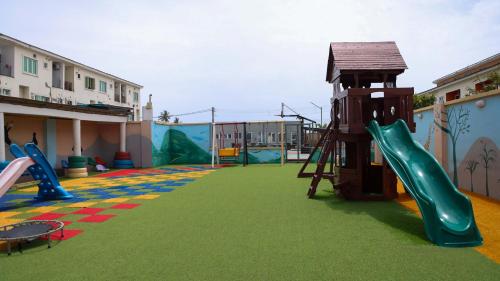 Herní místnost nebo prostor pro děti v ubytování BOL LODGE AND APARTMENT