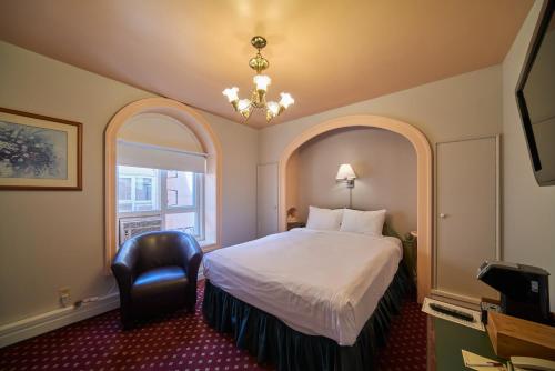 Katil atau katil-katil dalam bilik di The Bedford Regency Hotel