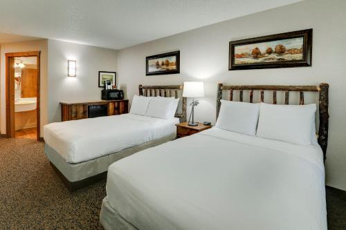 Postel nebo postele na pokoji v ubytování Stoney Creek Hotel Des Moines - Johnston