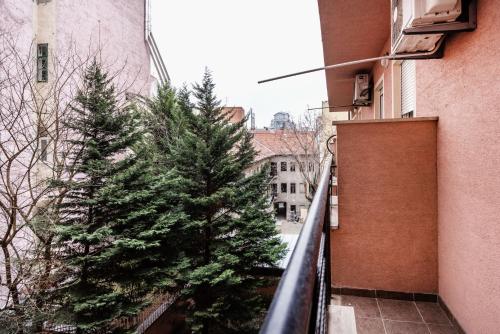 Downtown charm with balcony and garden view 1075 Budapest, 12 Wesselényi utca kép - 3
