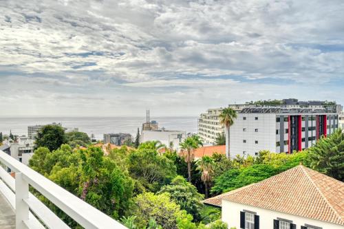 Jasmineiro, a Home in Madeira