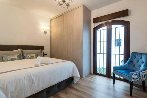 2 Luxurious apartment in the heart of puerto banus