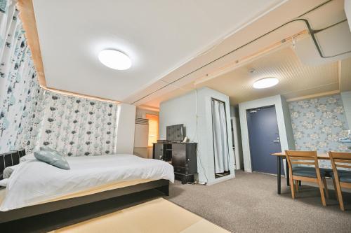 Yiyihouse shinsaibashi
