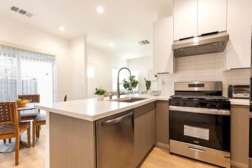 Gallery image of WE12-Little Saigon Modern Home 3Beds-2Baths in Westminster