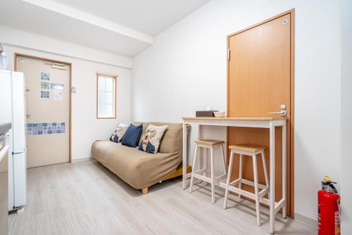 Ikebukuro East Exit Queen Bed Room