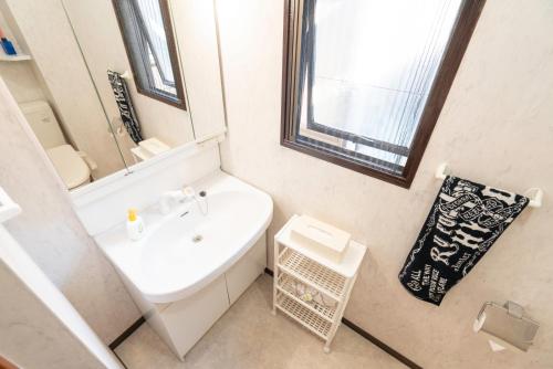 Ikebukuro East Exit Queen Bed Room, 2F