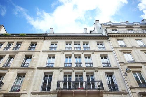 Apartment Opéra by Studio prestige