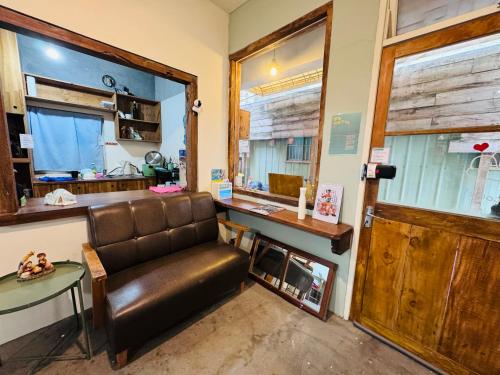 Kuchyň nebo kuchyňský kout v ubytování MatchBox Hostel