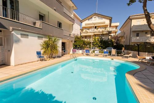Bazén v ubytování Hotel Consul Dipendenza la Plata con piscina nebo v jeho okolí