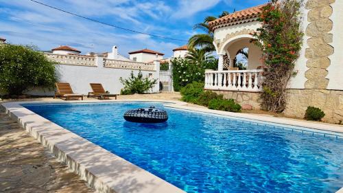 Πισίνα στο ή κοντά στο MEDDAYS VILLA SOL
