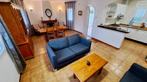 Η κουζίνα ή μικρή κουζίνα στο MEDDAYS VILLA SOL