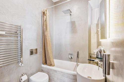 Elegant apartment in Milan center