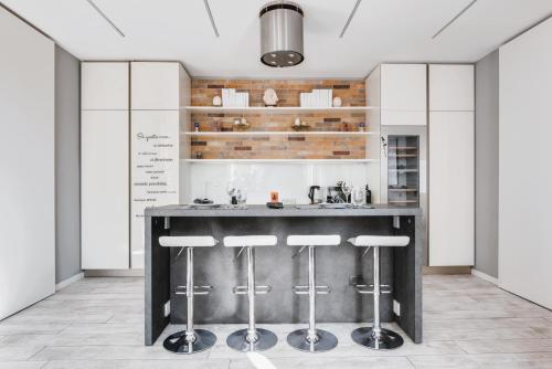Elegant apartment in Milan center