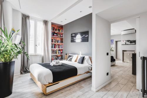 Elegant apartment in Milan center