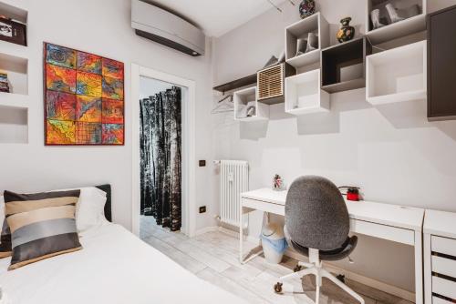 Elegant apartment in Milan center