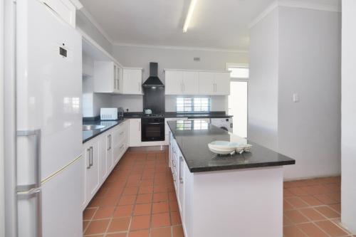 Dapur atau dapur kecil di Fisher's Rest In Arniston