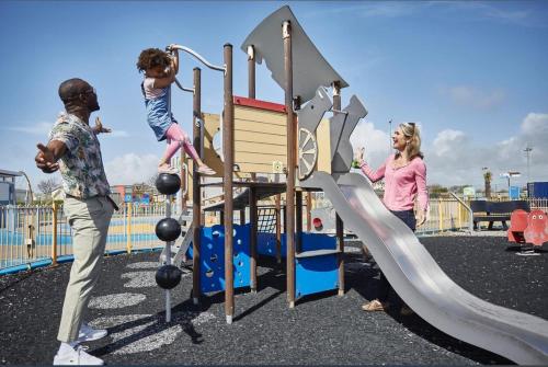 Επισκέπτες που μένουν στο Luxury 2-Bed Lodge Sleeps 6 in Camber Sands