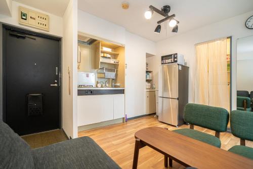 Two-bedroom, 6-minute walk to the Yamanote Line