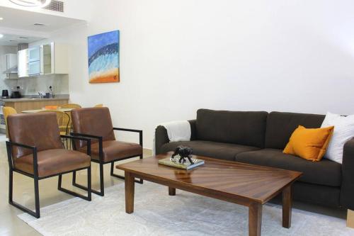 Fotografie z fotogalerie ubytování Skyline Views 1 Bedroom Apartment Lake Facing v Dubaji