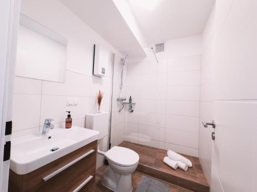 Bathroom sa ImmoStay #4 - Modern & Central in Bremen, 4K Fernseher & WLAN, Zentral Bremen