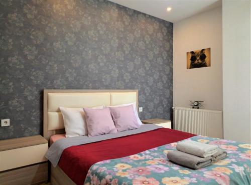 Postel nebo postele na pokoji v ubytování EcoTower ''Rest Easy With Us''