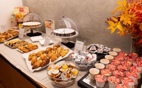 Makanan di atau berdekatan hotel