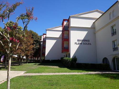 Studio rénové, proche centre-ville et thermes, avec jardin, WIFI, animaux acceptés - FR-1-451-62