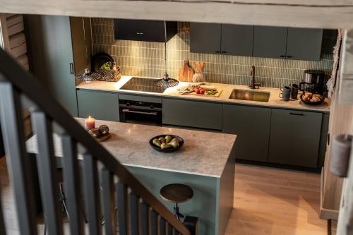 Una cocina o cocineta en Villa Hjelmbacken