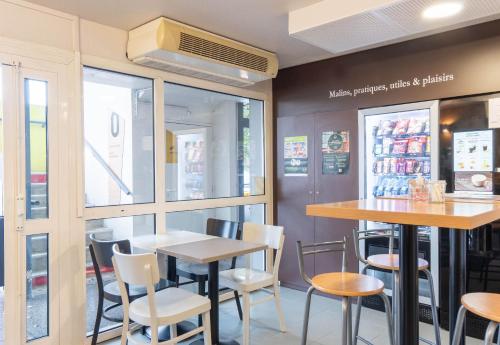 Restoran atau tempat lain untuk makan di B&B HOTEL Limoges 2
