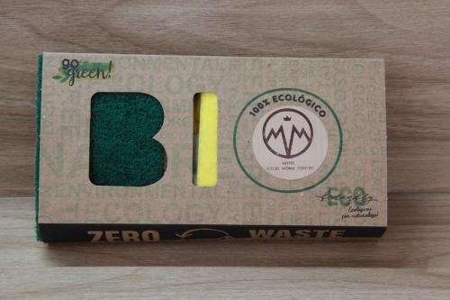 a zoro waste box with the number on it at Hotel Suites Moma Centro in Villanueva de la Serena