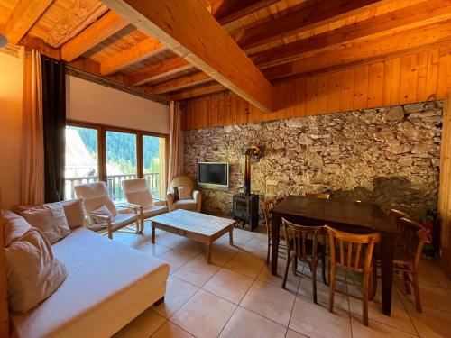 Apartment Les Rousses 3 minutes from Alpe dHuez Grand Domaine via Oz en Oisans