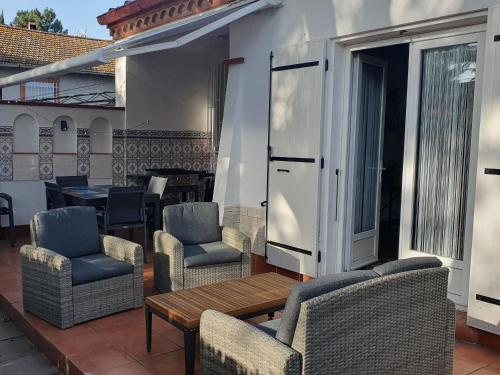Maison à Argelès Plage, 50m de la Mer, WIFI, Clim, Terrasse, Parking Privé - FR-1-309-322