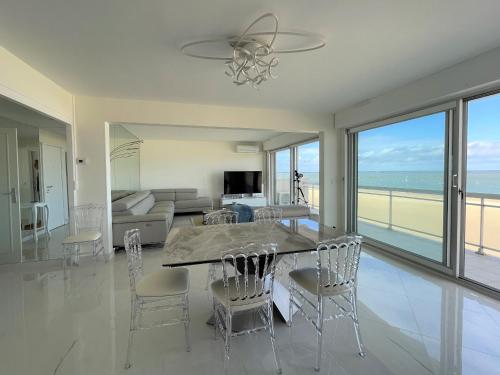 Grand T3 avec 2 terrasses et accès direct plage