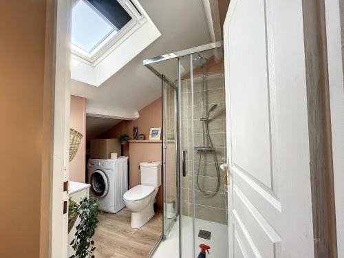 Photo de la galerie de l'établissement Carnon F2 Duplex Climatisé, 5 Personnes, Proche Plage - FR-1-715-85, à Mauguio