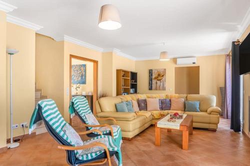 Moradia com piscina e vista Mar