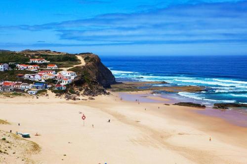 Moradia com piscina e vista Mar