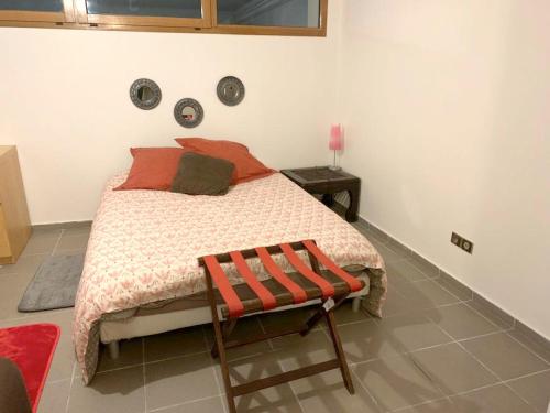 Ένα ή περισσότερα κρεβάτια σε δωμάτιο στο Appartement cosy à Montmorency avec terrasse | 36 m²