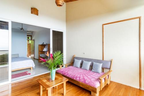Gallery image of Vista Naranja Ocean View House in Santa Teresa Beach