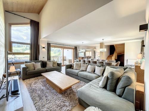 Chalet de Luxe 6 Chambres avec Piscine et Bien-Être à Combloux - FR-1-560-107