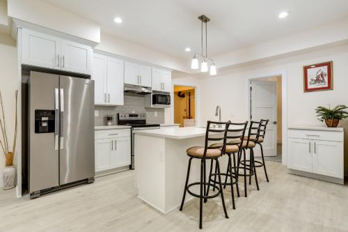 Gallery image of Modern Bellevue Home 10 Mi to Downtown Seattle! in Bellevue