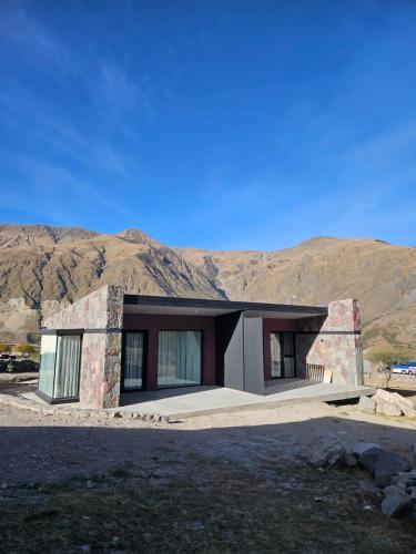 Orman evi yakınında doğal manzara