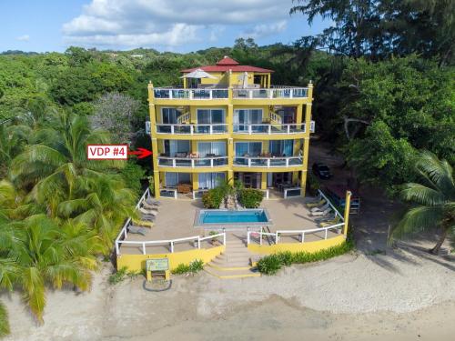 Bazén v ubytování Del Playa #4 Condo nebo v jeho okolí