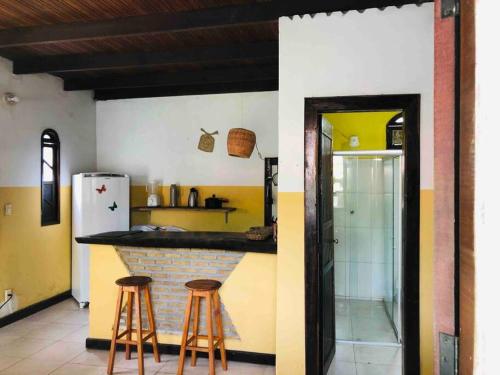 Virtuvė arba virtuvėlė apgyvendinimo įstaigoje Chalé 2 Praia de Moreré Boipeba