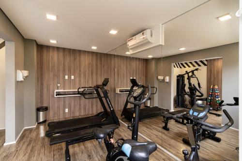Fitness centrum a/nebo fitness zařízení v ubytování Excelente localização e conforto