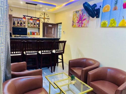 New Heights Castle Hotels – Photos 3