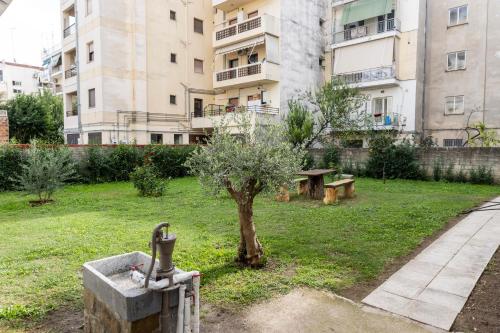 Taman di luar Λίθινο Ληθαίου
