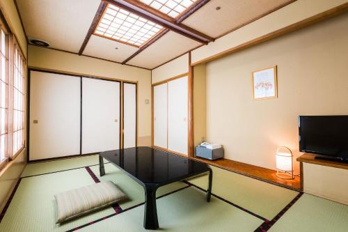 大江戸温泉物語 ますやにあるテレビまたはエンターテインメントセンター