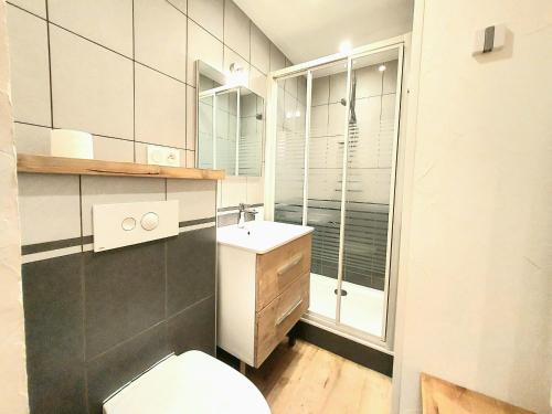 Kúpeľňa v ubytovaní Appartement La Plagne, 1 pièce, 4 personnes - FR-1-351-29